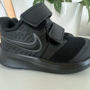 Nike Kids Black Velcro Sneakers